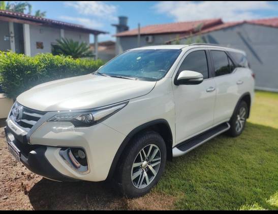 TOYOTA HILUX SW4 2.8 SRX 4X4 7 LUGARES 16V TURBO INTERCOOLER DIESEL 4P AUTOMÁTICO TOYOTA HILUX SW4 2.8 SRX 4X4 7 LUGARES 16V TURBO INTERCOOLER DIESEL 4P AUTOMÁTICO